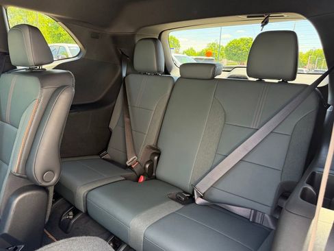 Certified 2024 GMC Acadia AT4 AWD/4WD image 15