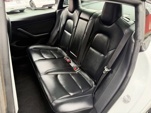 Used 2022 Tesla Model 3 Standard Range image 31