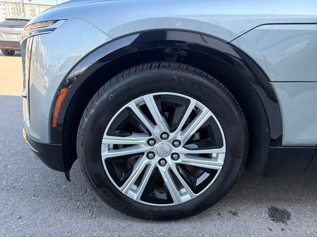 Used 2024 Cadillac Lyriq Tech AWD/4WD image 4