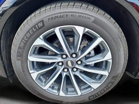 Used 2024 Cadillac Lyriq Sport AWD/4WD image 16