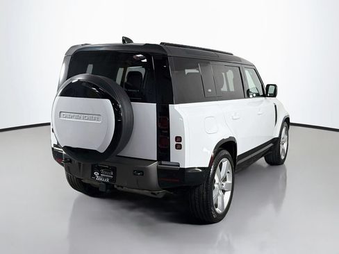 Used 2024 Land Rover Defender 110 X-Dynamic SE AWD/4WD image 5
