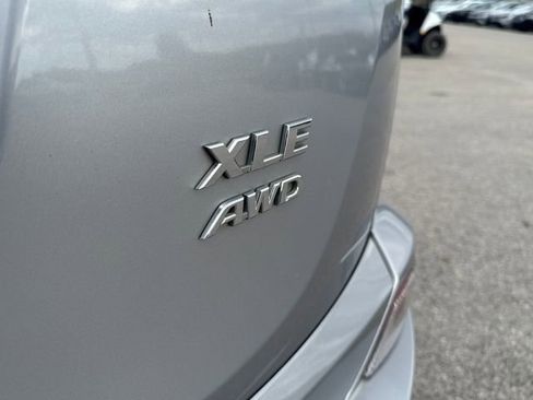 Used 2016 Toyota RAV4 XLE image 7