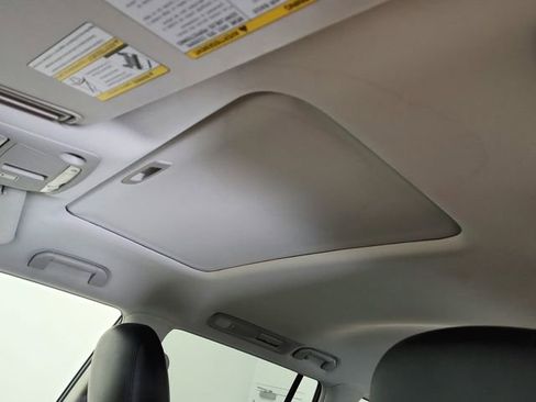 Used 2024 Nissan Armada SL image 18