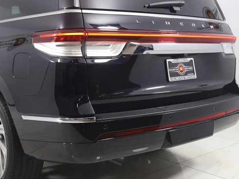 Used 2023 Lincoln Navigator Reserve image 25