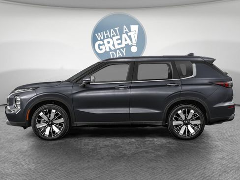 New 2026 Mitsubishi Outlander LE AWD/4WD image 3