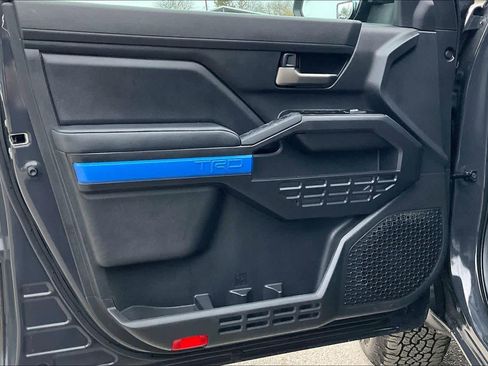 Used 2025 Toyota Tacoma TRD Off-Road image 21