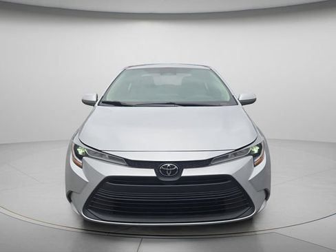 Used 2023 Toyota Corolla LE FWD image 4