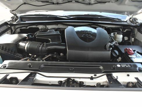Used 2019 Toyota Tacoma SR5 AWD/4WD image 29