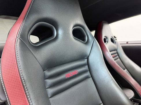 Used 2014 Nissan GT-R Black Edition image 22
