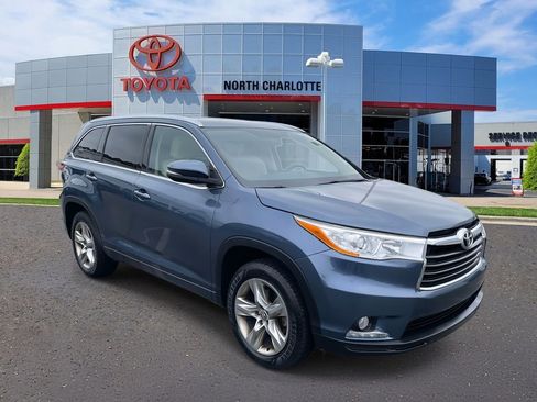 Used 2016 Toyota Highlander Limited image 2