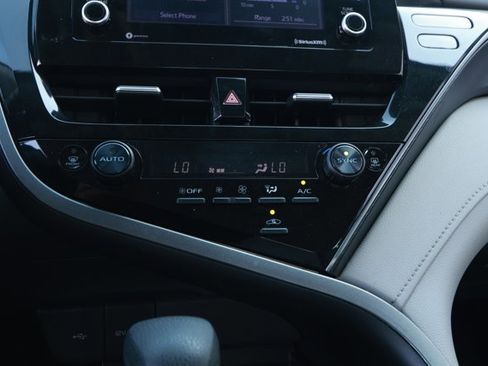 Used 2024 Toyota Camry LE image 18
