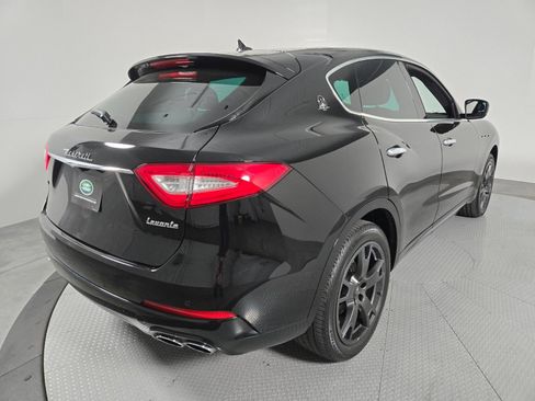 Used 2019 Maserati Levante AWD/4WD image 5