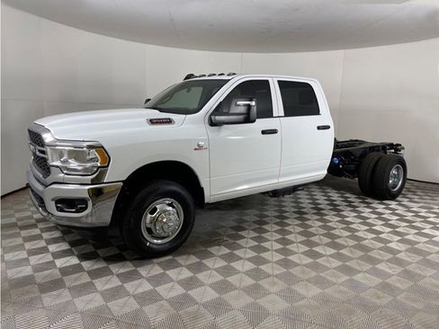 Used 2024 RAM 3500 Tradesman w/ Max Tow Package RWD image 1