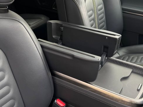 Used 2024 Rivian R1S Launch Edition image 27