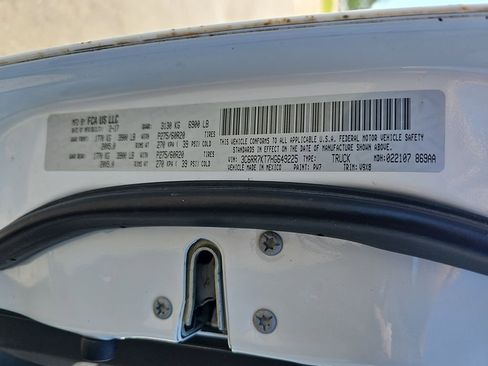 Used 2017 RAM 1500 Express AWD/4WD image 36
