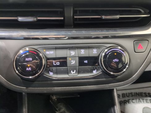 Used 2025 Buick Envista Preferred w/ Convenience I Package FWD image 21
