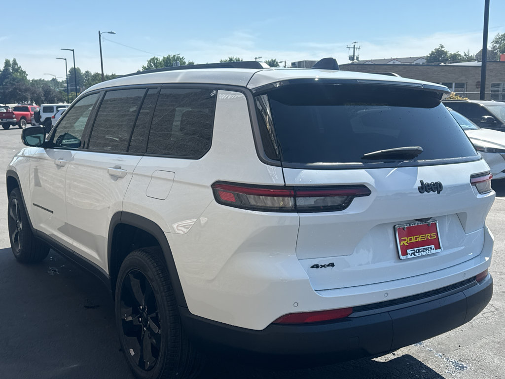 New 2026 Jeep Grand Cherokee L Limited w/ Limited Altitude Package AWD/4WD image 4