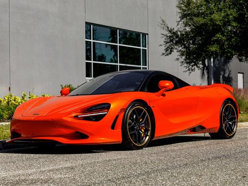 Used 2024 McLaren 750S image 2