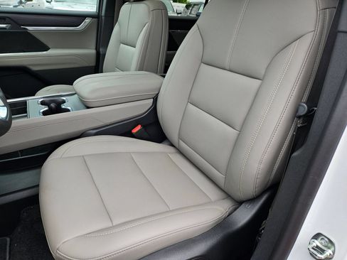 New 2026 GMC Acadia Elevation w/ Elevation Premium Package FWD image 22