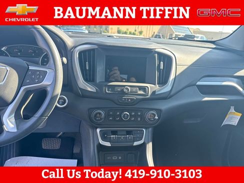 Used 2023 GMC Terrain SLE w/ Driver Convenience Package FWD image 24