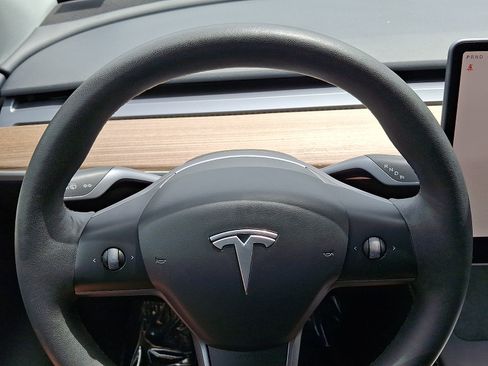 Used 2024 Tesla Model Y Long Range RWD image 20