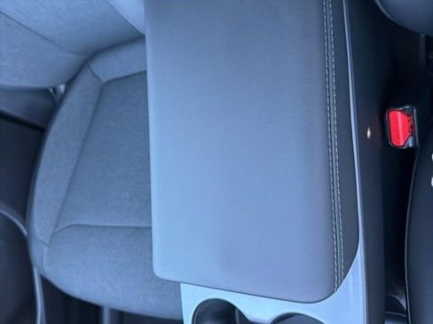 Used 2026 Tesla Model Y 2WD image 36