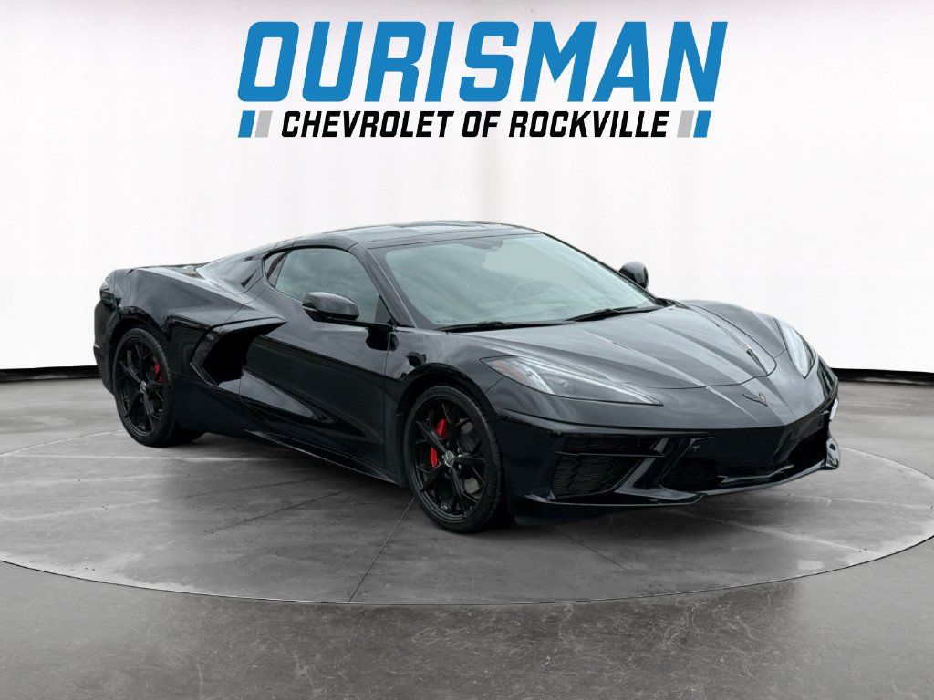 Used 2022 Chevrolet Corvette Stingray Preferred Cpe w/ Battery Protection Package RWD image 1