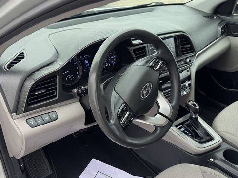 Used 2020 Hyundai Elantra SEL image 14