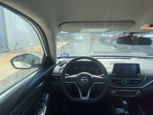 Used 2023 Nissan Altima 2.5 SV image 11