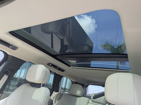 New 2026 Land Rover Range Rover SE AWD/4WD image 23