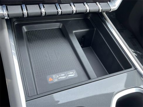 New 2025 GMC Acadia Elevation image 19