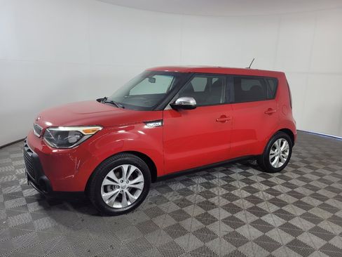 Used 2014 Kia Soul + FWD image 2