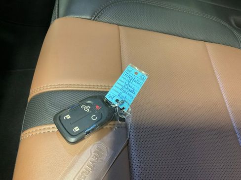 Used 2021 Chevrolet Silverado 1500 High Country image 30