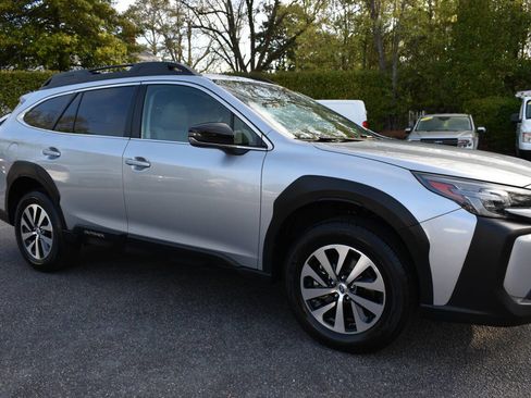 Used 2024 Subaru Outback Premium image 30