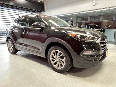 Used 2017 Hyundai Tucson SE AWD/4WD image 14