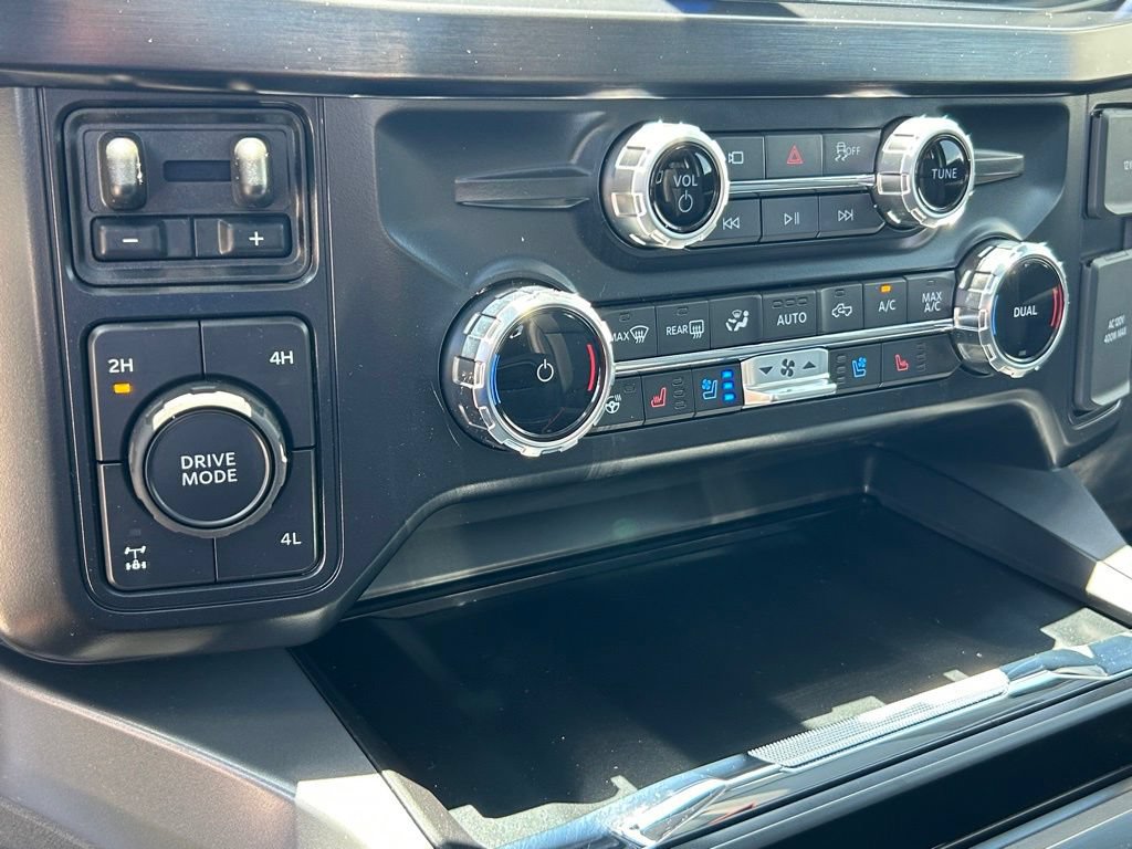 New 2026 Ford F250 Lariat w/ Black Appearance Package AWD/4WD image 44