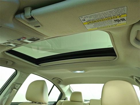 Used 2018 Subaru Legacy 3.6R Limited image 17