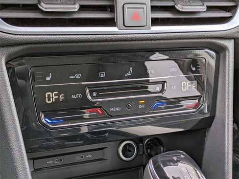 New 2026 Volkswagen Taos SE image 13