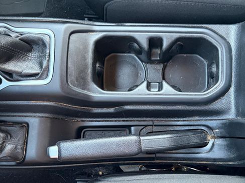 Used 2021 Jeep Gladiator Sport AWD/4WD image 29