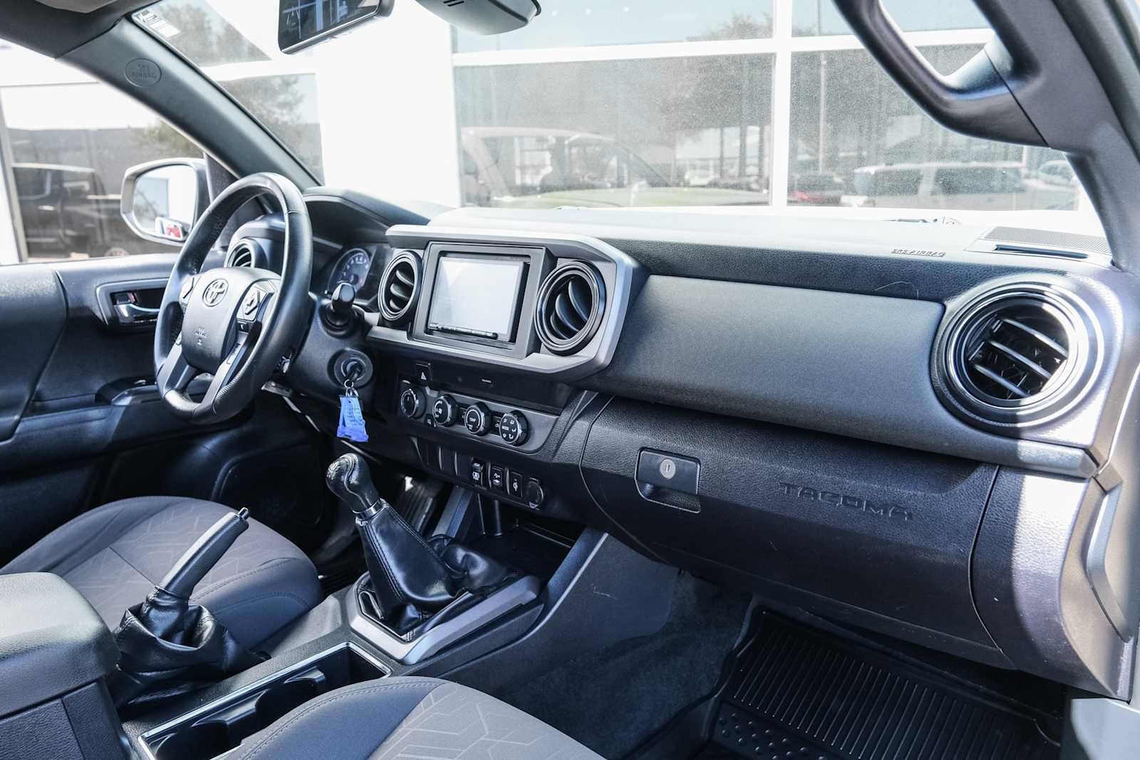 Used 2019 Toyota Tacoma TRD Off-Road AWD/4WD image 27