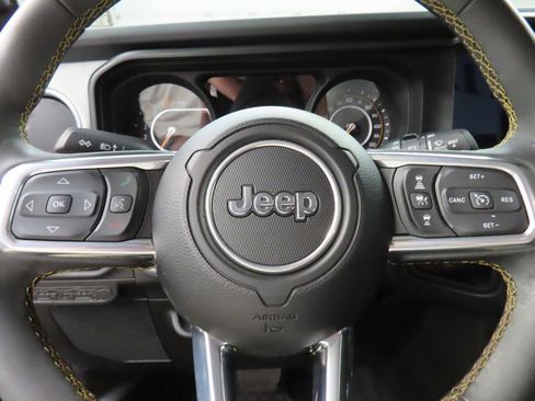 Used 2024 Jeep Wrangler Unlimited Sahara w/ Technology Group AWD/4WD image 53