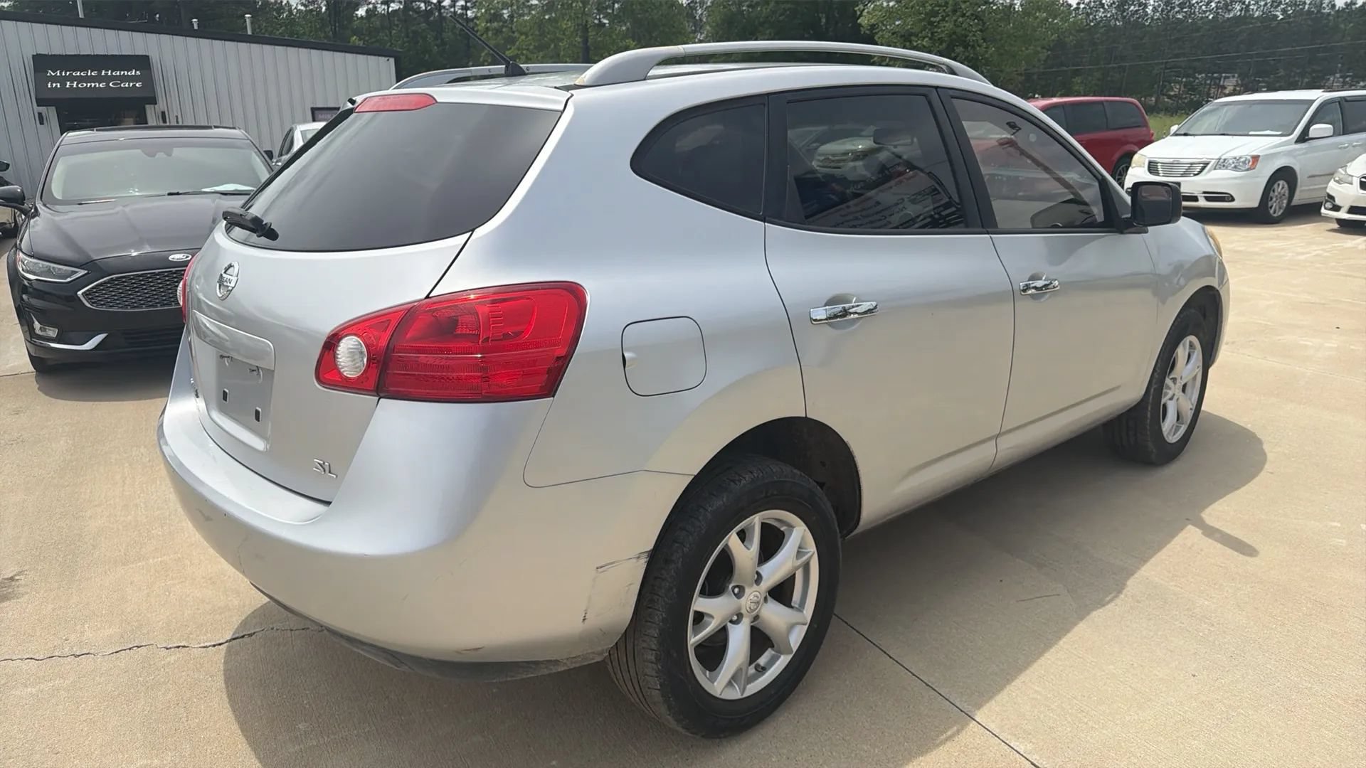 Used 2010 Nissan Rogue SL FWD image 4