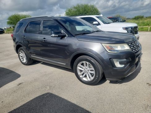Used 2016 Ford Explorer XLT w/ Equipment Group 202A FWD image 1