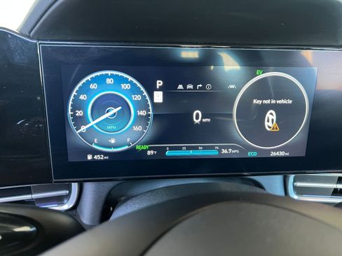 Used 2025 Hyundai Elantra Limited image 40