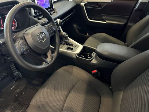 Used 2025 Toyota RAV4 LE image 10