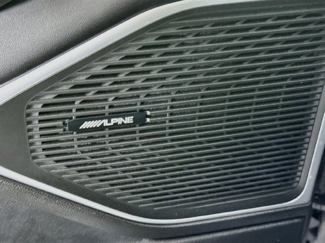 Used 2023 Jeep Wagoneer L 2WD w/ Premium Group I image 18