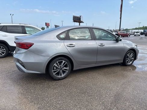 Used 2024 Kia Forte LXS image 6