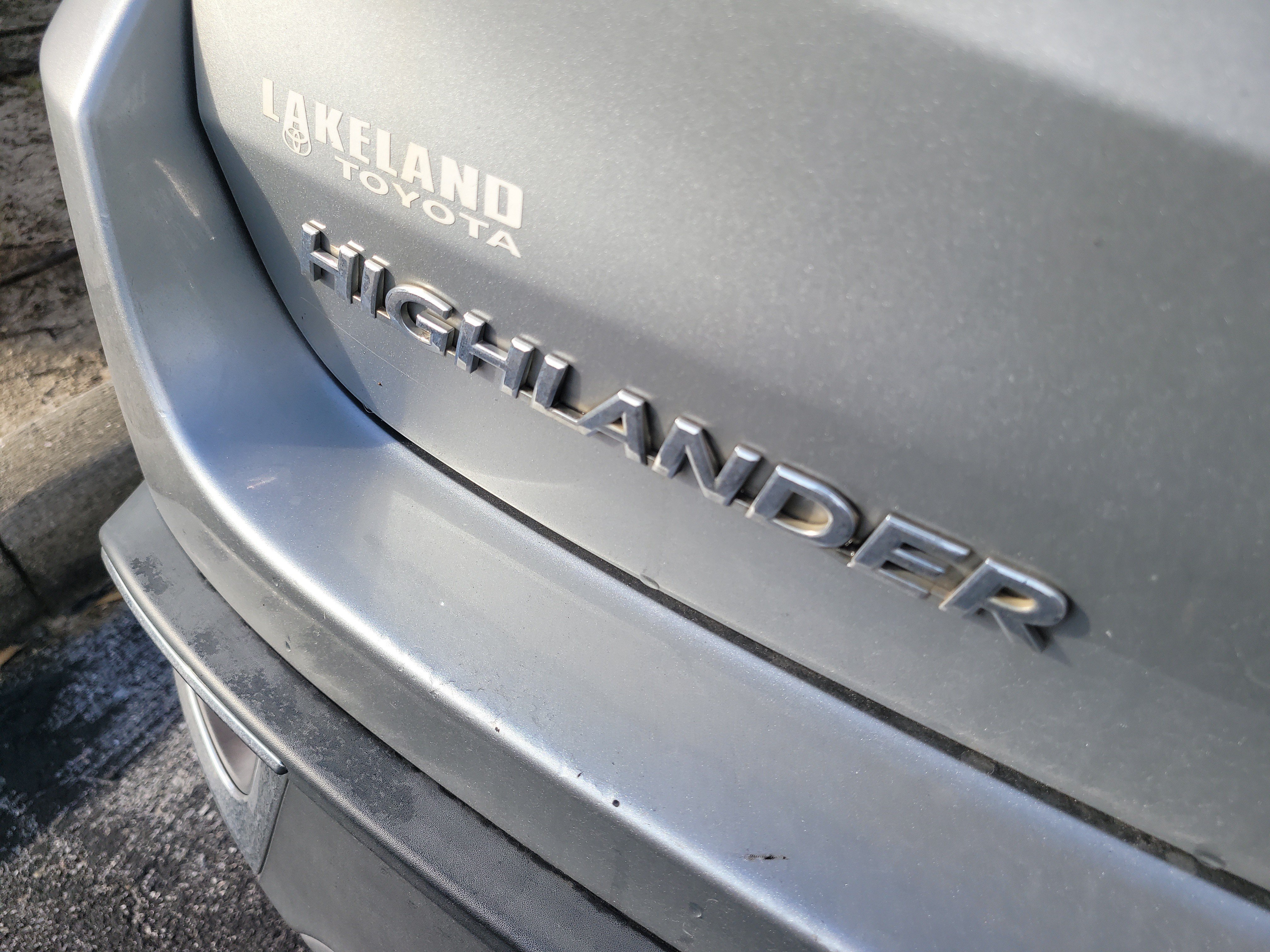 Used 2018 Toyota Highlander Limited FWD image 11