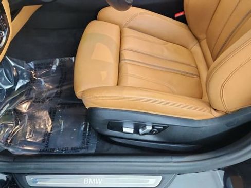 Used 2021 BMW 530i w/ Convenience Package image 34