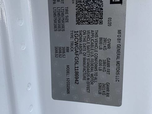 Used 2020 Chevrolet Express 2500 w/ Driver Convenience Package image 30